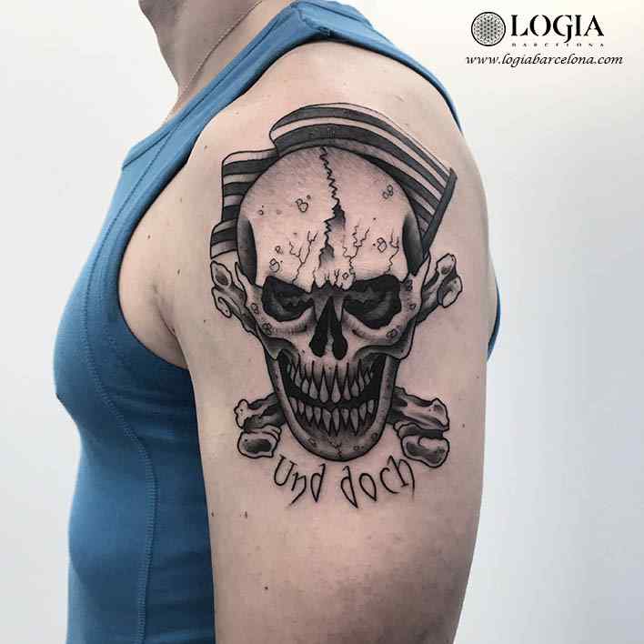 tatuaje-brazo-calavera-und-doch-logia-barcelona-Laia    
